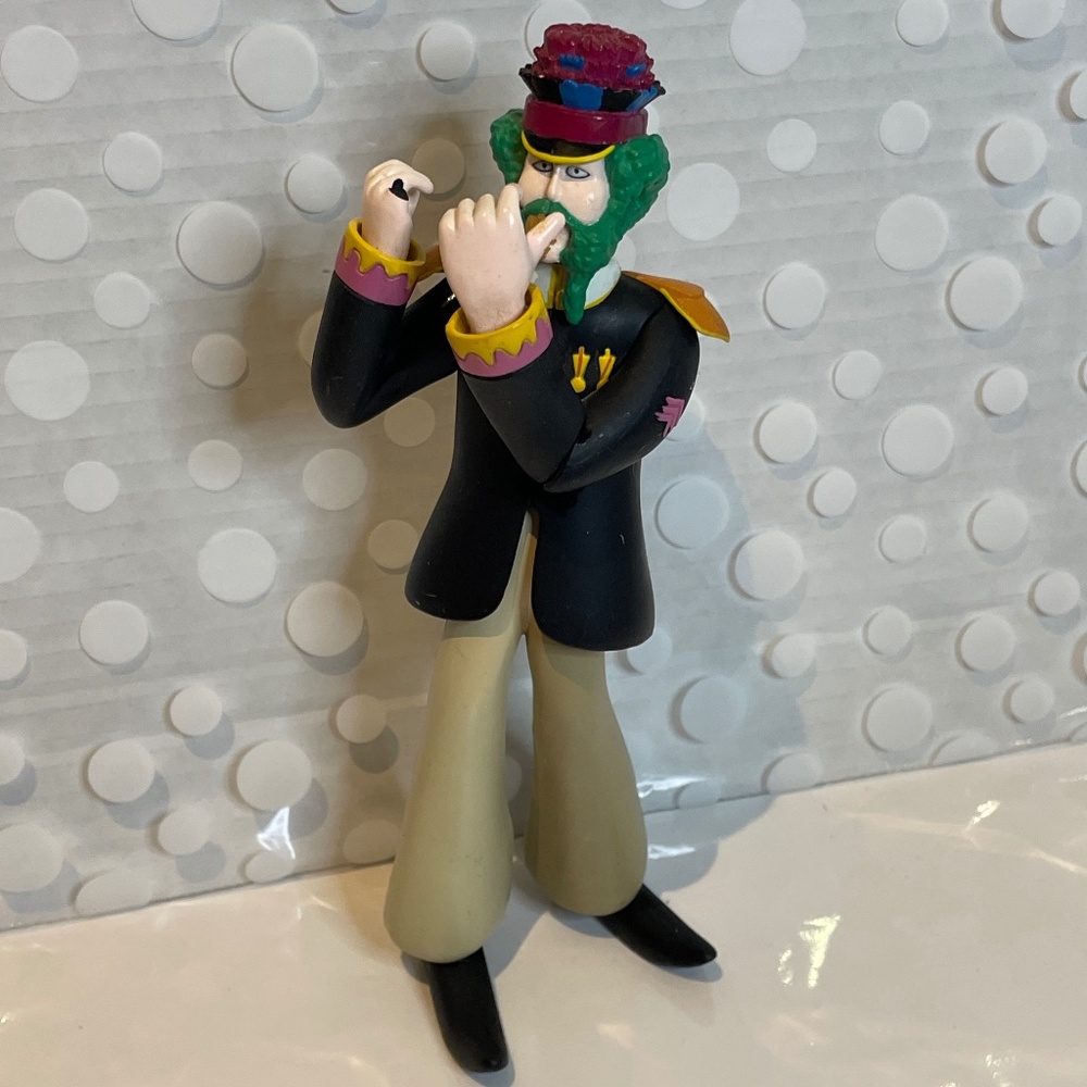 🥳10/$20 - The Beatles Lonely Hearts Club Band flute player figure